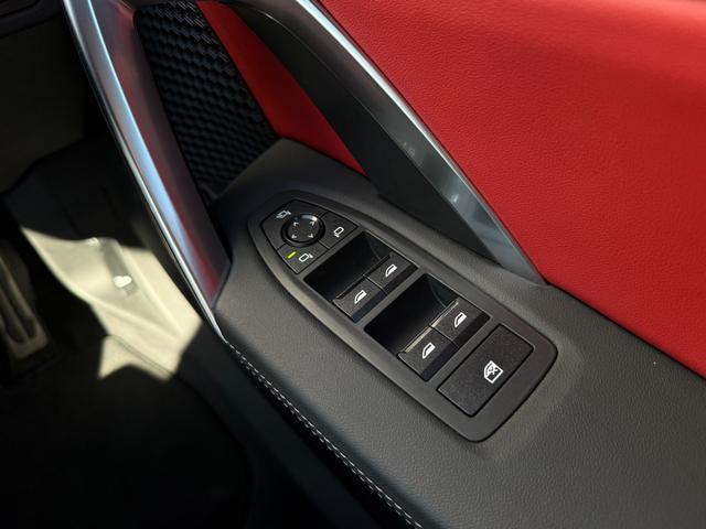 Ｘ１ Ｍ３５ｉ　ｘＤｒｉｖｅ　２０２８年７月まで保証付　サンルーフ　パーフォレーテッド・ヴェガンザレッドシート　ハンドルヒータ　ＯＰ２０ＡＷ　Ｍｓｐブレーキ　ハーマン音響　ＡＣＣ　ハンズオフアシスト　３６０カメラ　ＣａｒＰｌａｙ（25枚目）