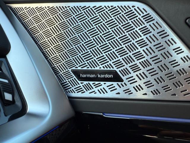 Ｘ１ Ｍ３５ｉ　ｘＤｒｉｖｅ　２０２８年７月まで保証付　サンルーフ　パーフォレーテッド・ヴェガンザレッドシート　ハンドルヒータ　ＯＰ２０ＡＷ　Ｍｓｐブレーキ　ハーマン音響　ＡＣＣ　ハンズオフアシスト　３６０カメラ　ＣａｒＰｌａｙ（26枚目）