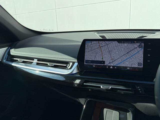 Ｘ１ Ｍ３５ｉ　ｘＤｒｉｖｅ　２０２８年７月まで保証付　サンルーフ　パーフォレーテッド・ヴェガンザレッドシート　ハンドルヒータ　ＯＰ２０ＡＷ　Ｍｓｐブレーキ　ハーマン音響　ＡＣＣ　ハンズオフアシスト　３６０カメラ　ＣａｒＰｌａｙ（28枚目）