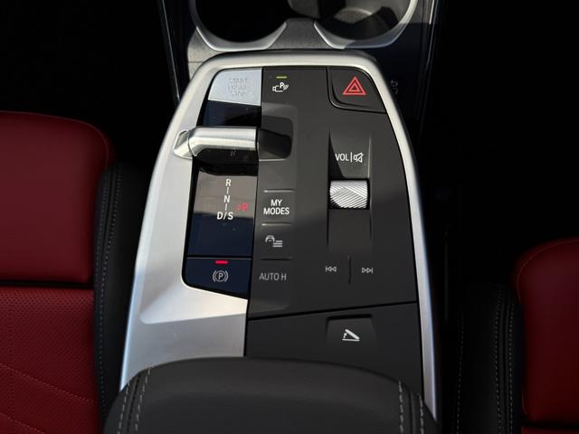 Ｘ１ Ｍ３５ｉ　ｘＤｒｉｖｅ　２０２８年７月まで保証付　サンルーフ　パーフォレーテッド・ヴェガンザレッドシート　ハンドルヒータ　ＯＰ２０ＡＷ　Ｍｓｐブレーキ　ハーマン音響　ＡＣＣ　ハンズオフアシスト　３６０カメラ　ＣａｒＰｌａｙ（43枚目）