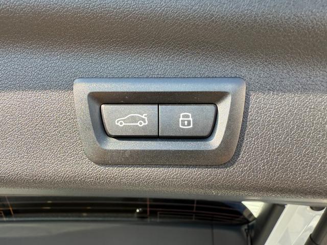 Ｘ１ Ｍ３５ｉ　ｘＤｒｉｖｅ　２０２８年７月まで保証付　サンルーフ　パーフォレーテッド・ヴェガンザレッドシート　ハンドルヒータ　ＯＰ２０ＡＷ　Ｍｓｐブレーキ　ハーマン音響　ＡＣＣ　ハンズオフアシスト　３６０カメラ　ＣａｒＰｌａｙ（51枚目）