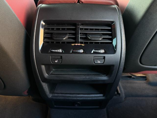 Ｘ６ ｘＤｒｉｖｅ　３５ｄ　Ｍスポーツ　全国２年保証付　ヴァーネスカレザー・タコラレッドシート　ＯＰ２１インチＡＷ　Ｍスポーツブレーキ　ＡＣＣ　ハンズオフアシスト　全周囲カメラ　ＨＵＤ　地上デジタルＴＶナビ　ＡｐｐｌｅＣａｒＰｌａｙ（14枚目）