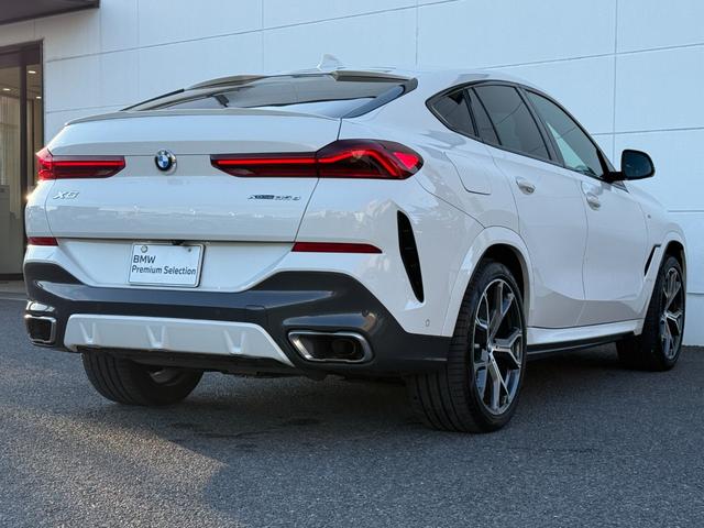 Ｘ６ ｘＤｒｉｖｅ　３５ｄ　Ｍスポーツ　全国２年保証付　ヴァーネスカレザー・タコラレッドシート　ＯＰ２１インチＡＷ　Ｍスポーツブレーキ　ＡＣＣ　ハンズオフアシスト　全周囲カメラ　ＨＵＤ　地上デジタルＴＶナビ　ＡｐｐｌｅＣａｒＰｌａｙ（52枚目）