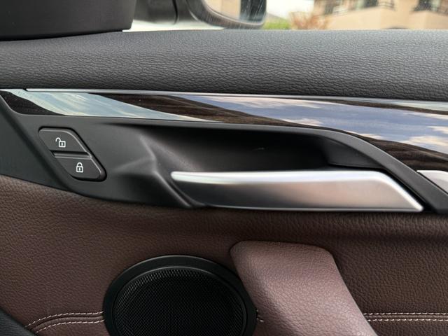 Ｘ１ ｘＤｒｉｖｅ　２０ｉ　ｘライン　全国１年保証／車検２年　ダコタレザーモカシート　ハイラインＰＫＧ　コンフォートＰＫＧ　ドライビングアシストプラス　１８ＡＷ　アクティブクルーズコントロール　ＨＵＤ　シートヒータ　電動トランク（21枚目）
