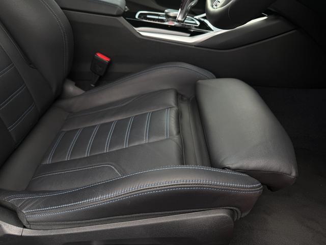 M2 ベースグレード 全国2年保証付 ヴァーネスカレザーブラックシート ハイラインPKG 19/20インチAW ハーマン音響 可変サス 可変バルブ Mspブレーキ ACC HUD HDDナビ AppleCarPlay(9枚目)