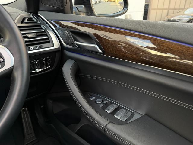 X3 xDrive 20d Mスポーツ 全国2年保証付 サンルーフ OP20インチAW セレクトP ヴァーネスカレザーブラック ハーマン音響 前後シートヒータ ACC ハンズオフアシスト HUD 地デジナビ ハンドルヒータ CarPlay(25枚目)