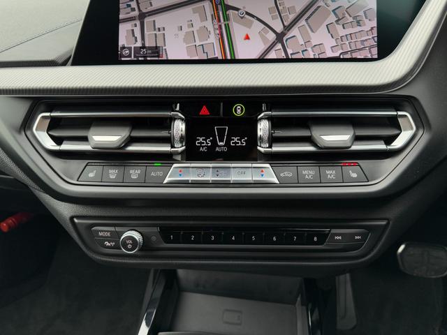 １シリーズ １１８ｉ　Ｍスポーツ　全国２年保証付　コンフォートＰＫＧ　ハイラインＰＫＧ　ダコタレザーブラックシート　１８ＡＷ　アクティブクルーズコントロール　電動トランク　ＣａｒＰｌａｙ　ＬＥＤライト　アンビエントライト　シートヒータ（32枚目）