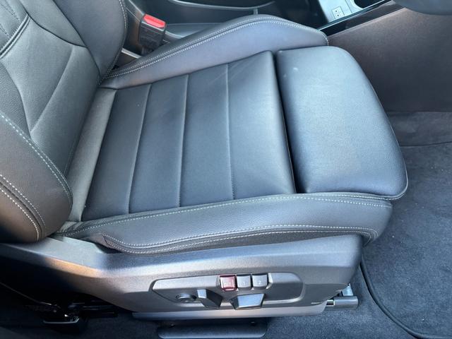 Ｘ２ ｘＤｒｉｖｅ　２０ｉ　Ｍスポーツハイラインパッケージ　ブラックレザーシート・パノラマガラスルーフ・ｈａｒｍａｎ／ｋａｒｄｏｎ・全周囲カメラ・ＡｐｐｌｅＣａｒＰｌａｙ・ヘッドアップディスプレイ・アンビエントライト・シートヒーター・電動トランク・２０ＡＷ（9枚目）