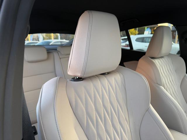 Ｘ２ 　オイスターレザーシート　ｈａｒｍａｎ／ｋａｒｄｏｎ　全周囲カメラ　ＡｐｐｌｅＣａｒＰｌａｙ　ヘッドアップディスプレイ　アンビエントライト　シートヒーター　電動トランク　オプション２０インチＡＷ（7枚目）