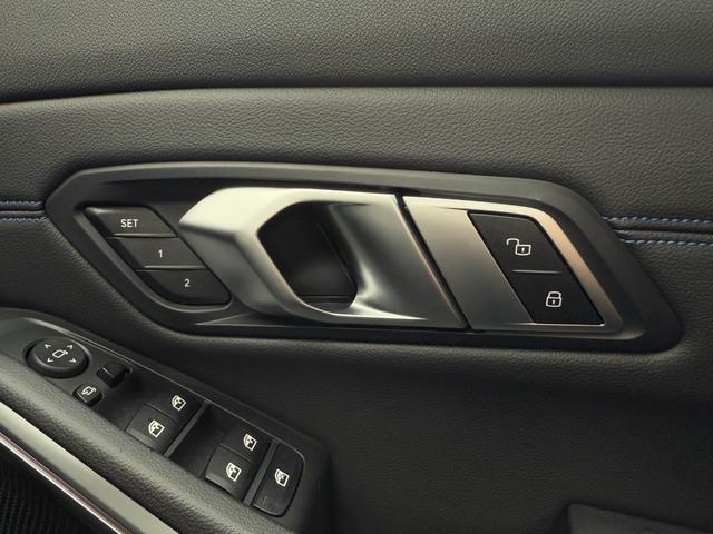 ３シリーズ ３２０ｉツーリング　Ｍスポーツ　全国２年保証付　アルカンタラ／センサテックブラックシート　１８インチＡＷ　ＡＣＣ　ハンズオフアシスト　全周囲カメラ　ヘッドアップディスプレイ　電動トランク　ＬＥＤライト　ＡｐｐｌｅＣａｒＰｌａｙ（21枚目）