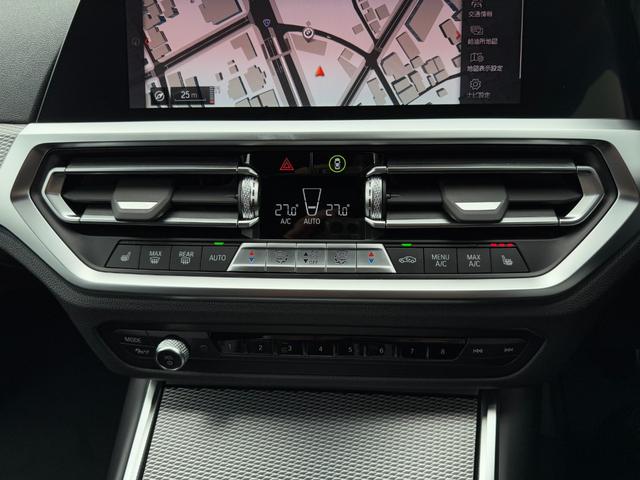 ３シリーズ ３２０ｉツーリング　Ｍスポーツ　全国２年保証付　アルカンタラ／センサテックブラックシート　１８インチＡＷ　ＡＣＣ　ハンズオフアシスト　全周囲カメラ　ヘッドアップディスプレイ　電動トランク　ＬＥＤライト　ＡｐｐｌｅＣａｒＰｌａｙ（32枚目）