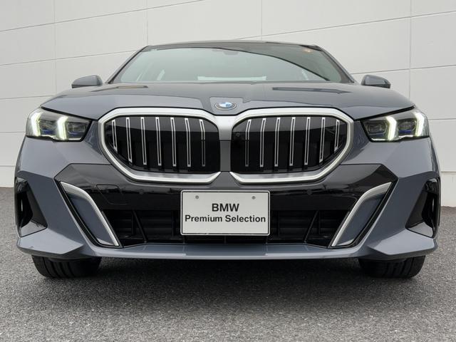 5シリーズ 525Li エクスクルーシブ Mスポーツ 2028年5月まで保証付 弊社元試乗車 スカイラウンジサンルーフ コッパーブラウン/アトラスグレーレザー 20AW Bowers&Wilkinsオーディオ シートヒーター 前席シートベンチレーション(51枚目)