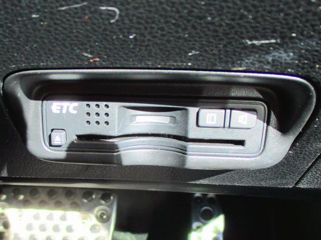 ＣＲ－Ｚ α　ＤＴＶ付純正ナビ　Ｂカメラ　アンテナ分離型ＥＴＣ　運転席／助手席エアバッグ　後席３点式シートベルト　衝突安全ボディー　盗難防止システム　ＡＢＳ＋ＴＣＳ＋横すべり抑制　ＵＶカット／プライバシーガラス（25枚目）