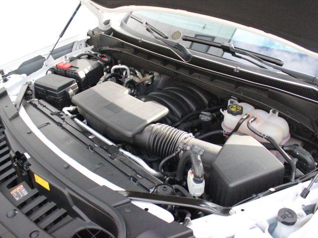 キャデラックエスカレード プラチナム　正規ディーラー車　３８インチＯＬＥＤディスプレイ　熱感応式赤外線センサー　パノラマサンルーフ　後席タッチディスプレイ　レーンキープアシスト　エマージェンシーブレーキシステム（29枚目）