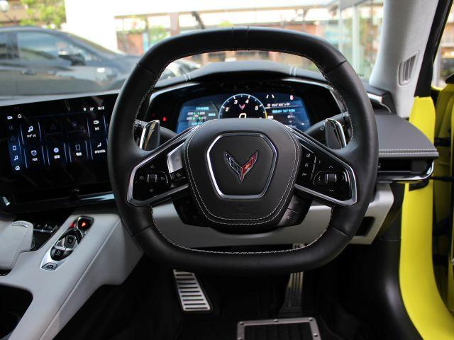 シボレーコルベット シルバーフレイムシリーズ 法人1オーナー 限定外装カラー アクセラレートイエローメタリック イエローブレーキキャリパー イエローシートベルト カーボンフラッシュペイントホイル(4枚目)