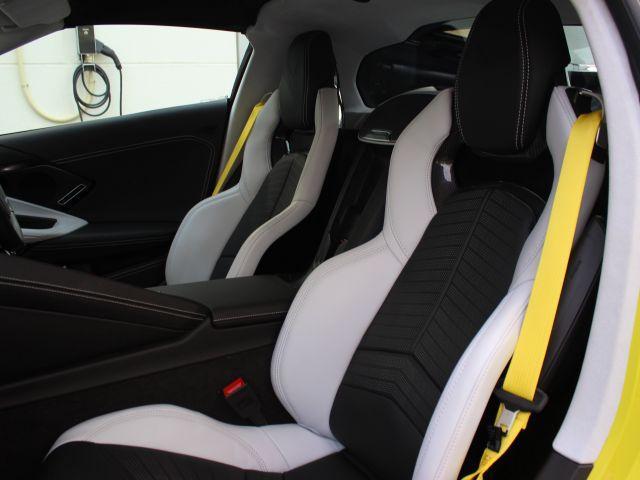 シボレーコルベット シルバーフレイムシリーズ 法人1オーナー 限定外装カラー アクセラレートイエローメタリック イエローブレーキキャリパー イエローシートベルト カーボンフラッシュペイントホイル(6枚目)