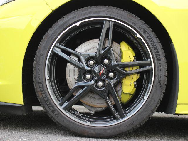 シボレーコルベット シルバーフレイムシリーズ 法人1オーナー 限定外装カラー アクセラレートイエローメタリック イエローブレーキキャリパー イエローシートベルト カーボンフラッシュペイントホイル(21枚目)