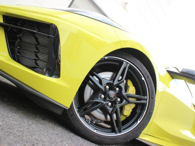 シボレーコルベット シルバーフレイムシリーズ 法人1オーナー 限定外装カラー アクセラレートイエローメタリック イエローブレーキキャリパー イエローシートベルト カーボンフラッシュペイントホイル(22枚目)