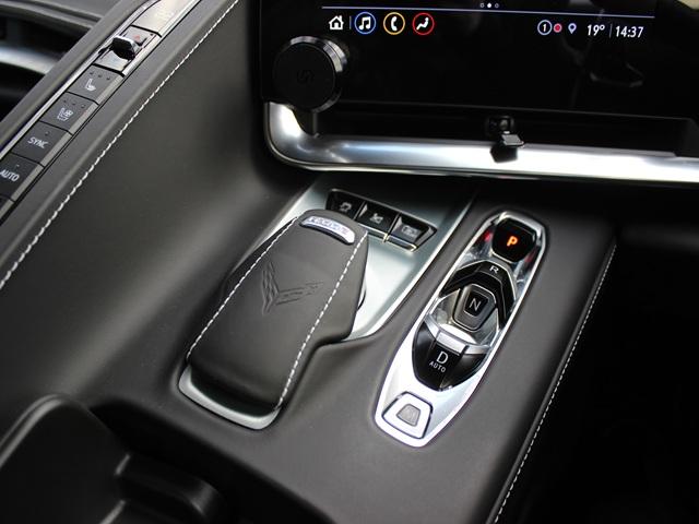 シボレーコルベット コンバーチブル　７０周年記念モデル　フロントリフター　アップルカープレイ・ａｎｄｒｏｉｄオート対応　クラウドストリーミングナビ　ＢＯＳＥサウンドシステム　センターストライプ　シートヒーター・ベンチレーション（12枚目）