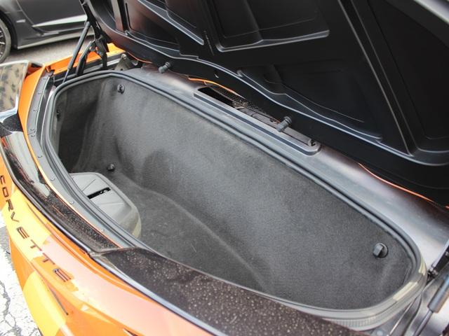 シボレーコルベット コンバーチブル　７０周年記念モデル　フロントリフター　アップルカープレイ・ａｎｄｒｏｉｄオート対応　クラウドストリーミングナビ　ＢＯＳＥサウンドシステム　センターストライプ　シートヒーター・ベンチレーション（17枚目）