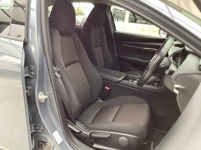 MAZDA3セダン 15S ツーリング 当社下取 360°ビューモニター 全車速追従機能付きレーダークルーズ アンドロイドオート アップルカープレイ 前後パーキングセンサー レーンキープアシスト 8.8インチセンターディスプレイ ドラレコ(7枚目)