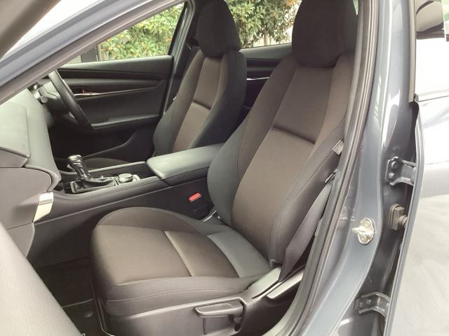 MAZDA3セダン 15S ツーリング 当社下取 360°ビューモニター 全車速追従機能付きレーダークルーズ アンドロイドオート アップルカープレイ 前後パーキングセンサー レーンキープアシスト 8.8インチセンターディスプレイ ドラレコ(8枚目)