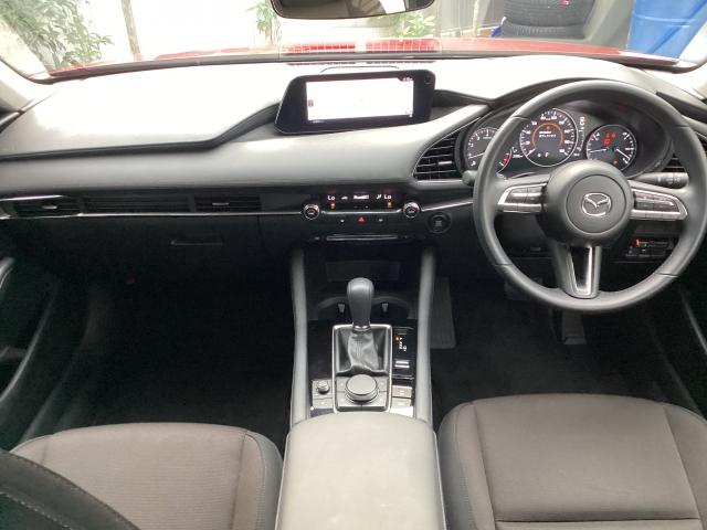 MAZDA3セダン 1.5 15S ツーリング 9/18 太田第二京浜行 車線逸脱警報 360°カメラ レーダークルーズ スマートブレーキサポート クリアランスソナー ミュージックプレイヤー接続可 LEDヘッド ドラレコ DVD ナビ&TV ETC(2枚目)