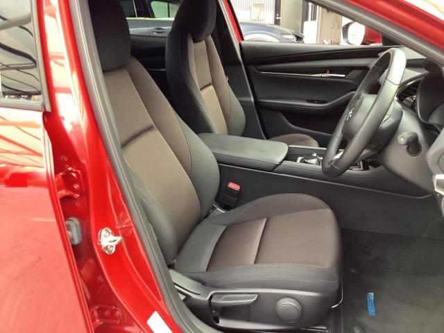 MAZDA3セダン 1.5 15S ツーリング 9/18 太田第二京浜行 車線逸脱警報 360°カメラ レーダークルーズ スマートブレーキサポート クリアランスソナー ミュージックプレイヤー接続可 LEDヘッド ドラレコ DVD ナビ&TV ETC(6枚目)