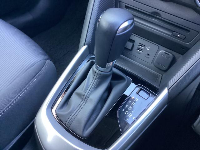 アクセルペダルを踏み込む量や速さに応じて変速パターンを最適制御し、人馬一体の運転感覚を発揮してくれる６速オートマ！