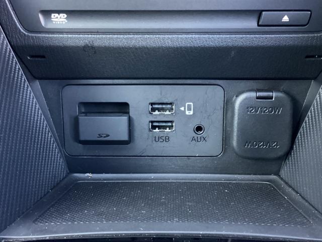 Ａｐｐｌｅ　Ｃａｒｐｌａｙ・Ａｎｄｒｏｉｄ　Ａｕｔｏ対応！マツダ　コネクト（コマンダーコントロール）でスマートフォンを操作して、通話、音楽を聴いたり、マップで目的地を調べることができます。