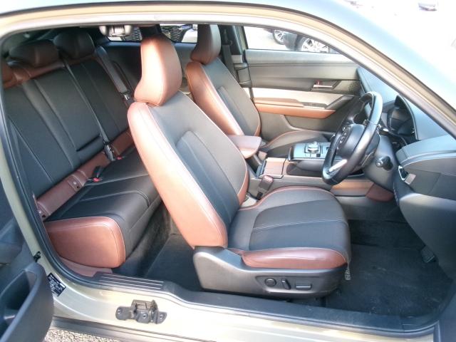 MX-30 2.0 インダストリアル クラシック インダストリアル Bluetooth接続 地デジ LEDヘッドライト レーダークルーズコントロール レーンアシスト 1オーナー 衝突軽減 ETC車載器 電動シート メモリーナビ シートヒーター 禁煙車(6枚目)