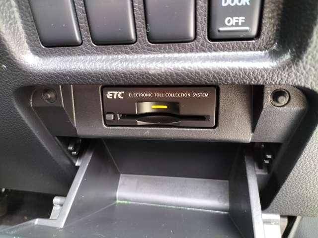 エルグランド ２．５　２５０ハイウェイスター　※メーカーラインナビ＋地デジ＋全周囲カメラ　リアカメラ　ＰＳ　キーフリー　サイドカメラ　サイドエアバック　ＴＶナビ　記録簿有　ＥＴＣ付　パワーウインドウ　運転席エアバッグ　メモリーナビ　ＡＢＳ　助手席エアバッグ　ワンセグＴＶ　スマートキ（9枚目）