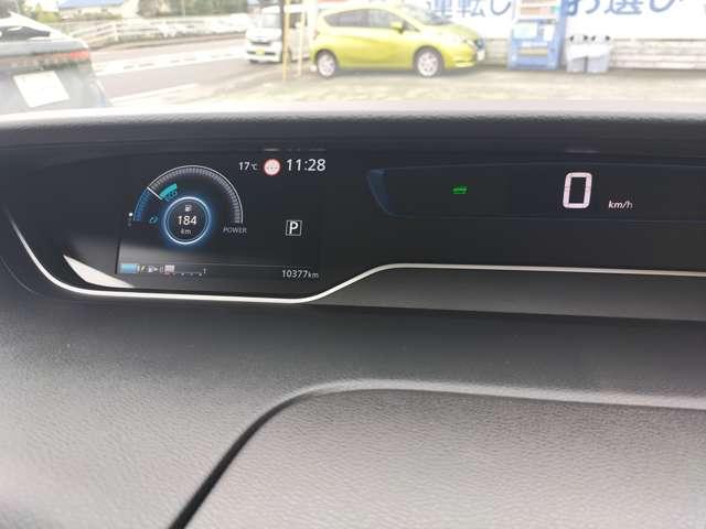 セレナ ｅ－パワー　ハイウェイスターＶ　３６０°カメラ　エマジェンシーブレーキ　スマキー　バックカメラ　ＬＥＤ　レーンアシスト　点検記録簿付　ＥＴＣ　ドラレコ　イモビ　サイドカーテンエアバック　フルオートエアコン　アルミホイール　エアバック（5枚目）