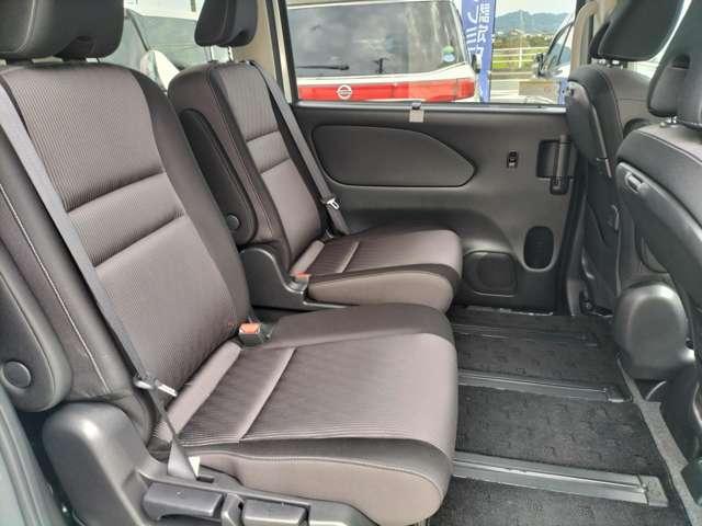 セレナ ｅ－パワー　ハイウェイスターＶ　３６０°カメラ　エマジェンシーブレーキ　スマキー　バックカメラ　ＬＥＤ　レーンアシスト　点検記録簿付　ＥＴＣ　ドラレコ　イモビ　サイドカーテンエアバック　フルオートエアコン　アルミホイール　エアバック（13枚目）