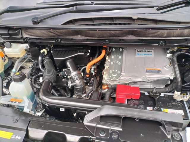 セレナ ｅ－パワー　ハイウェイスターＶ　３６０°カメラ　エマジェンシーブレーキ　スマキー　バックカメラ　ＬＥＤ　レーンアシスト　点検記録簿付　ＥＴＣ　ドラレコ　イモビ　サイドカーテンエアバック　フルオートエアコン　アルミホイール　エアバック（17枚目）