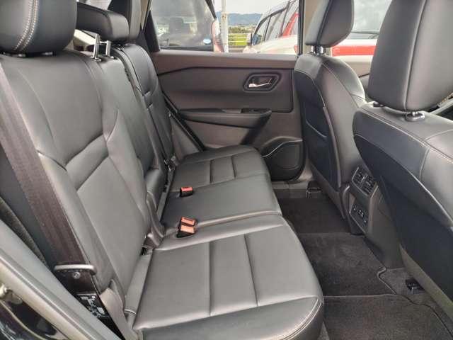 エクストレイル Ｘ　ｅ－４ＯＲＣＥ　９０周年記念車　試乗車アップ　ＬＥＤヘッド　衝突被害軽減ブレーキ　４ＷＤ　ＥＴＣ　インテリキー　全周囲モニター（12枚目）