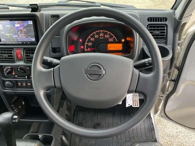 NT100クリッパートラック GX 衝突軽減システム ETC付き 切替4WD パワーウインド キーレスエントリー ドライブレコーダー ナビテレビ AC 記録簿 パワーステアリング レーンキープ エアバッグ ABS 助手席エアバック(6枚目)