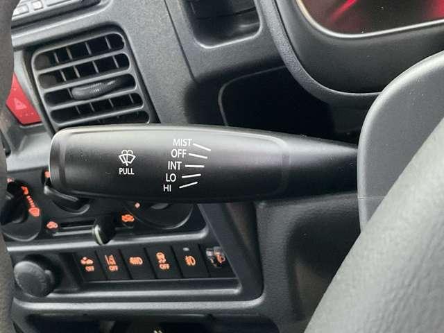 NT100クリッパートラック GX 衝突軽減システム ETC付き 切替4WD パワーウインド キーレスエントリー ドライブレコーダー ナビテレビ AC 記録簿 パワーステアリング レーンキープ エアバッグ ABS 助手席エアバック(7枚目)