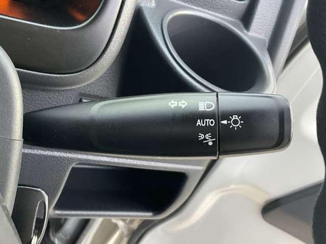 NT100クリッパートラック GX 衝突軽減システム ETC付き 切替4WD パワーウインド キーレスエントリー ドライブレコーダー ナビテレビ AC 記録簿 パワーステアリング レーンキープ エアバッグ ABS 助手席エアバック(8枚目)