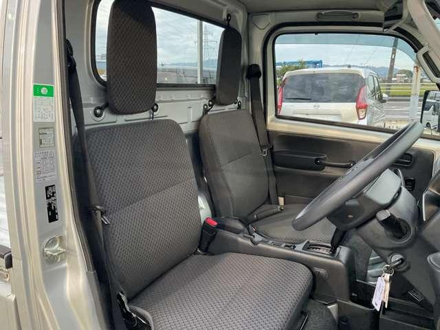 NT100クリッパートラック GX 衝突軽減システム ETC付き 切替4WD パワーウインド キーレスエントリー ドライブレコーダー ナビテレビ AC 記録簿 パワーステアリング レーンキープ エアバッグ ABS 助手席エアバック(17枚目)