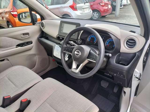 デイズ X アラウンドM 踏み間違え防止 スマートキー イモビライザー バックカメラ ETC レーンキープ アイドリングストップ キーレス フルオートエアコン WAB 記録簿 運転席エアバック サイドエアバッグ(12枚目)