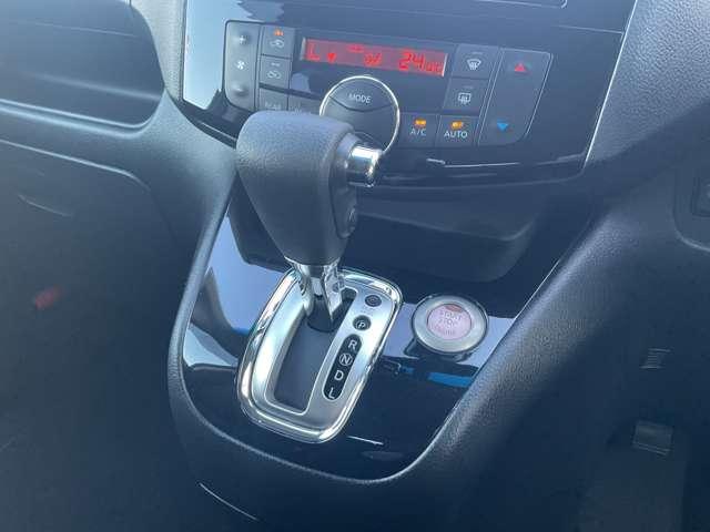 セレナ ２．０　ハイウェイスター　Ｖセレクション＋ＳａｆｅｔｙＩＩ　Ｓ－ＨＹＢＲＩＤ　踏み間違い防止装置　Ｒカメラ　インテリジェントキー　レーンキープ　パワーステアリング　ＥＴＣ　クルーズコントロール　ワンセグテレビ　メモリーナビ　ナビＴＶ　ＡＢＳ　キーフリー　パワーウィンドウ　アルミ（15枚目）