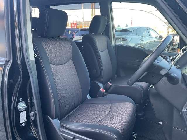 セレナ ２．０　ハイウェイスター　Ｖセレクション＋ＳａｆｅｔｙＩＩ　Ｓ－ＨＹＢＲＩＤ　踏み間違い防止装置　Ｒカメラ　インテリジェントキー　レーンキープ　パワーステアリング　ＥＴＣ　クルーズコントロール　ワンセグテレビ　メモリーナビ　ナビＴＶ　ＡＢＳ　キーフリー　パワーウィンドウ　アルミ（18枚目）