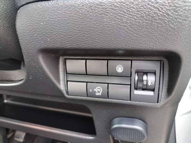 デイズ Ｘ　アラウンドＭ　踏み間違え防止　スマートキー　バックカメラ　レーンキープ　アイドリングストップ　ドライブレコーダー　キーレス　フルオートエアコン　ナビＴＶ　ＷＡＢ　記録簿　運転席エアバック　ＰＳ　ＡＢＳ（9枚目）