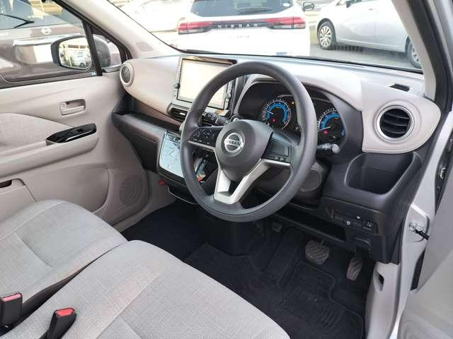 デイズ Ｘ　アラウンドＭ　踏み間違え防止　スマートキー　バックカメラ　レーンキープ　アイドリングストップ　ドライブレコーダー　キーレス　フルオートエアコン　ナビＴＶ　ＷＡＢ　記録簿　運転席エアバック　ＰＳ　ＡＢＳ（10枚目）