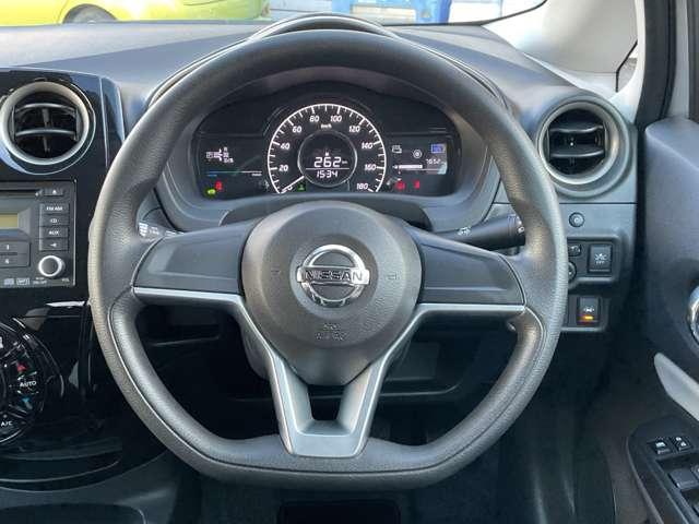 ノート e-パワー X 360°カメラ 記録簿付 Rカメラ 運転席助手席エアバック レーンキープ AUTOエアコン 盗難防止システム サイドカメラ 運転席エアバッグ キーレスエントリー LEDヘッド ETC車載器 パワステ(6枚目)