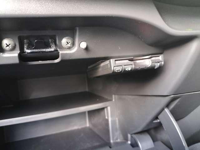 ノート e-パワー X 360°カメラ 記録簿付 Rカメラ 運転席助手席エアバック レーンキープ AUTOエアコン 盗難防止システム サイドカメラ 運転席エアバッグ キーレスエントリー LEDヘッド ETC車載器 パワステ(10枚目)