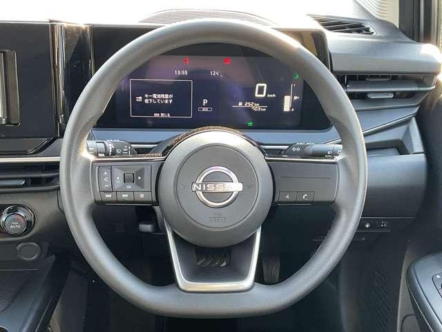 ノート Ｘ　リアカメラ　衝突被害軽減ブレ－キ　レーンアシスト　インテリジェントキー　整備記録簿　盗難防止システム　ワンセグＴＶ　ＴＶナビ　メモリーナビ　パワーウィンドウ　オートエアコン　キーレス　運転席エアバッグ（5枚目）