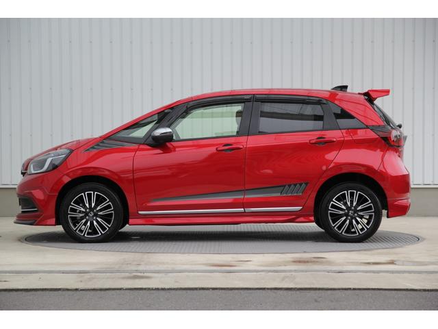 フィット e:HEVリュクス 4WD 無限エアロ ホンダセンシング コネクトディスプレイ(ナビゲーション・地デジ・Bluetoothオーディオ) マルチビューカメラ ETC2.0 アルミホイール(19枚目)