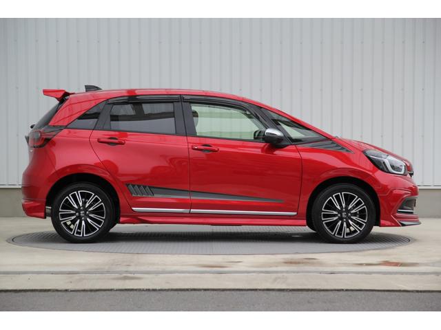フィット e:HEVリュクス 4WD 無限エアロ ホンダセンシング コネクトディスプレイ(ナビゲーション・地デジ・Bluetoothオーディオ) マルチビューカメラ ETC2.0 アルミホイール(20枚目)